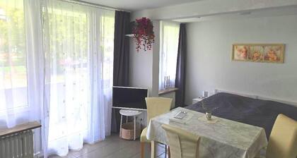 Ruhige Ferienwohnung/ Amateurzimmer/ Gute Verkehrsanbindung