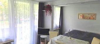 Ruhige Ferienwohnung/ Amateurzimmer/ Gute Verkehrsanbindung