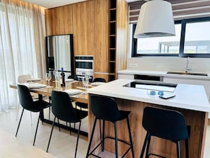 Villa, 4 habitaciones, alberca privada, vista al jardín | Cocina privada
