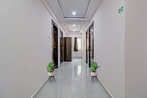 Lobby - Collection 89074 O Ananta Lodging (Palghar)