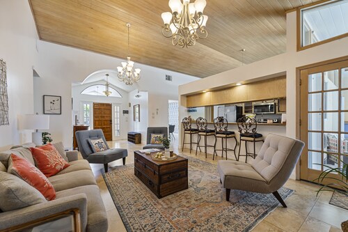 Beautiful River Front Home - Private Pool - Walk to Beach-Kayaks