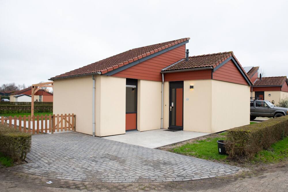 Luxury bungalow for 6 people