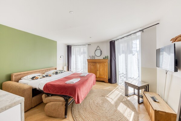1 habitación, tabla de planchar con plancha, wifi y ropa de cama 