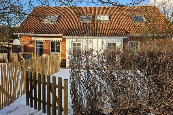 Gartenpforte und Weg zum Haus