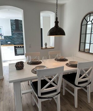 Dining - Friesenstuv Modern retreat (Tönning)