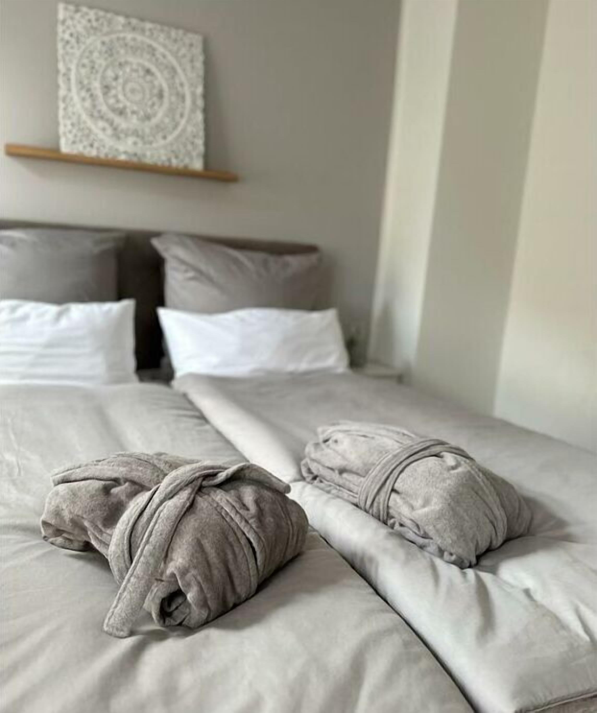 2 Schlafzimmer, Reisekinderbett, kostenloses WLAN, Bettwäsche