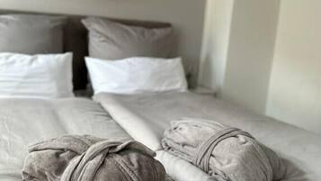 2 Schlafzimmer, Reisekinderbett, kostenloses WLAN, Bettwäsche