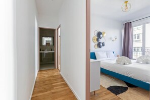 3 عدّة غرف نوم وواي فاي وملاءات أسرّة