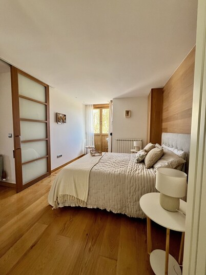 Casa en Vitoria-gasteiz Cerca del Centro de la Ciudad, Amplia y Acogedora