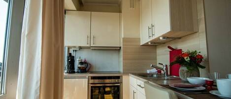 Mikrobølgeovn, spisebord