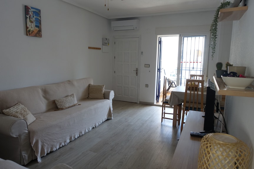 Two Bedroom First Floor Apartment, Airconditioning, Wifi, Communal Pool. - Tabarca