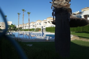 Pool - Two bedroom first floor apartment, Airconditioning, Wifi, communal pool. (el Gran Alacant)