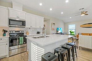 Fridge, microwave, oven, stovetop - Patio Lounge w/ Firepit! | Nature Preserve Views | Surf-n-dipity by AvantStay (Port Aransas)