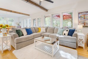 Smart TV, fireplace, offices