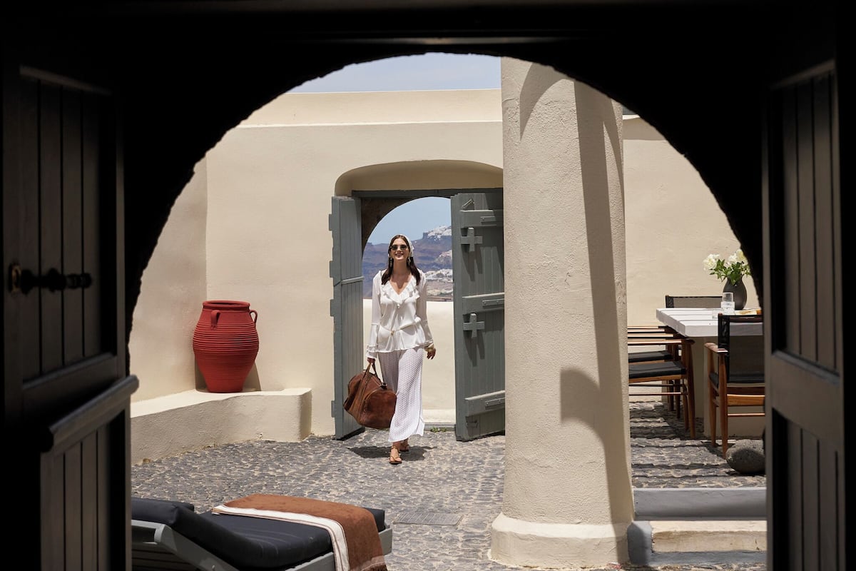 Cave Family Suite | 1 bedroom, in-room safe, desk, soundproofing