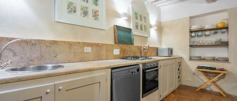 Superior House, Garden View | Private kitchen | Full-size fridge, oven, stovetop, dishwasher