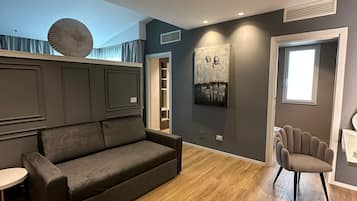 Suite, Hot Tub, Sea View | 1 bedroom, premium bedding, memory foam beds, in-room safe