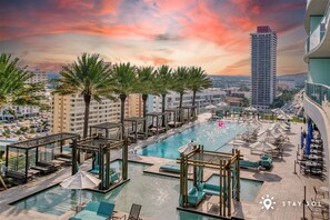 Pool - Ocean and Beach View Luxury, Pet-Friendly (Hollywood)