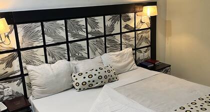 Francinesplace Hotel