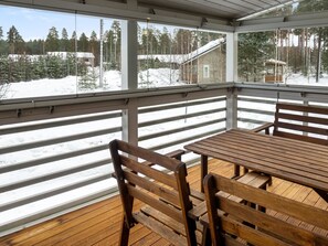 تناول الطعام بالخارج