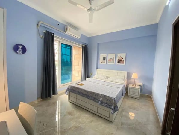 1 bedroom, desk, iron/ironing board, WiFi