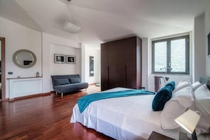 1 chambre, fer et planche à repasser, Wi-Fi, draps fournis