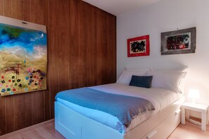 2 bedrooms, desk, iron/ironing board, WiFi - In the characteristic village of Bissone (Casa In Contrada) (Bissone)