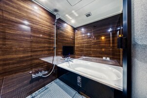 Standard Double Room | Bathroom | Hair dryer, slippers