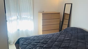 2 slaapkamers, een strijkplank/strijkijzer, wifi, beddengoed