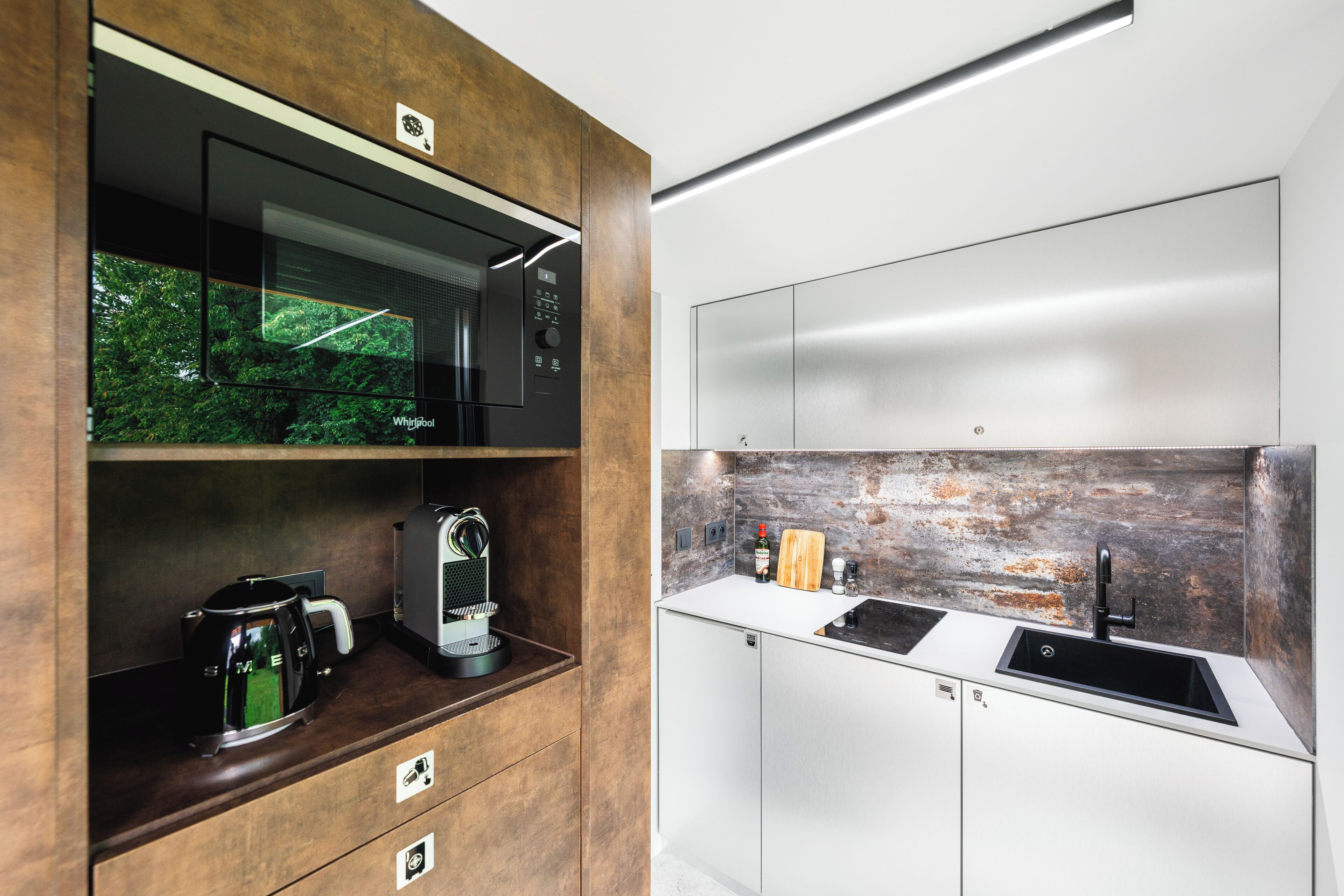 디자인 이동 주택, 파티오, 정원 전망 | 전용 주방 | 미니 냉장고, 전자레인지, 쿡탑, 식기 세척기