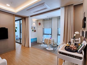Ảnh chưa phân loại, 4 trong số 158 ảnh, nút