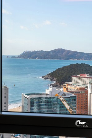 Premier Double Room, Sea View | Egyptian cotton sheets, premium bedding, individually decorated - ELBON the Stay X BONA Travel (Busan)