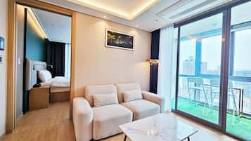 Premier Double Room, Sea View | Egyptian cotton sheets, premium bedding, individually decorated
