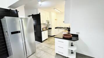 Appartement, 3 chambres, piscine privée, vue jardin | Intérieur