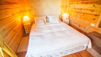 1 slaapkamer, een strijkplank/strijkijzer, beddengoed