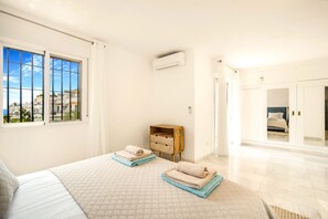 4 quartos, Wi-Fi de cortesia, roupa de cama