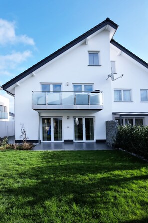 Exterior - Modern Wohnen mit Smarttv, Parkplatz und Küche (Bad Oeynhausen)