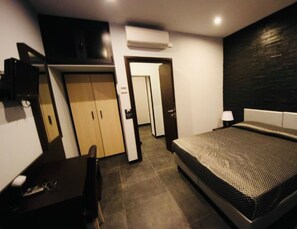 Room, 1 Double Bed, City View | Desk, free WiFi, bed sheets - Beautiful Colosseum Roma (Rome)