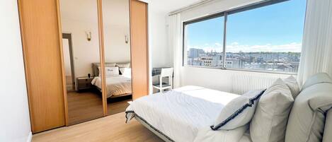 3 chambres, fer et planche à repasser, Wi-Fi gratuit, draps fournis