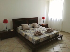 2 Schlafzimmer, Bügeleisen/Bügelbrett, Bettwäsche