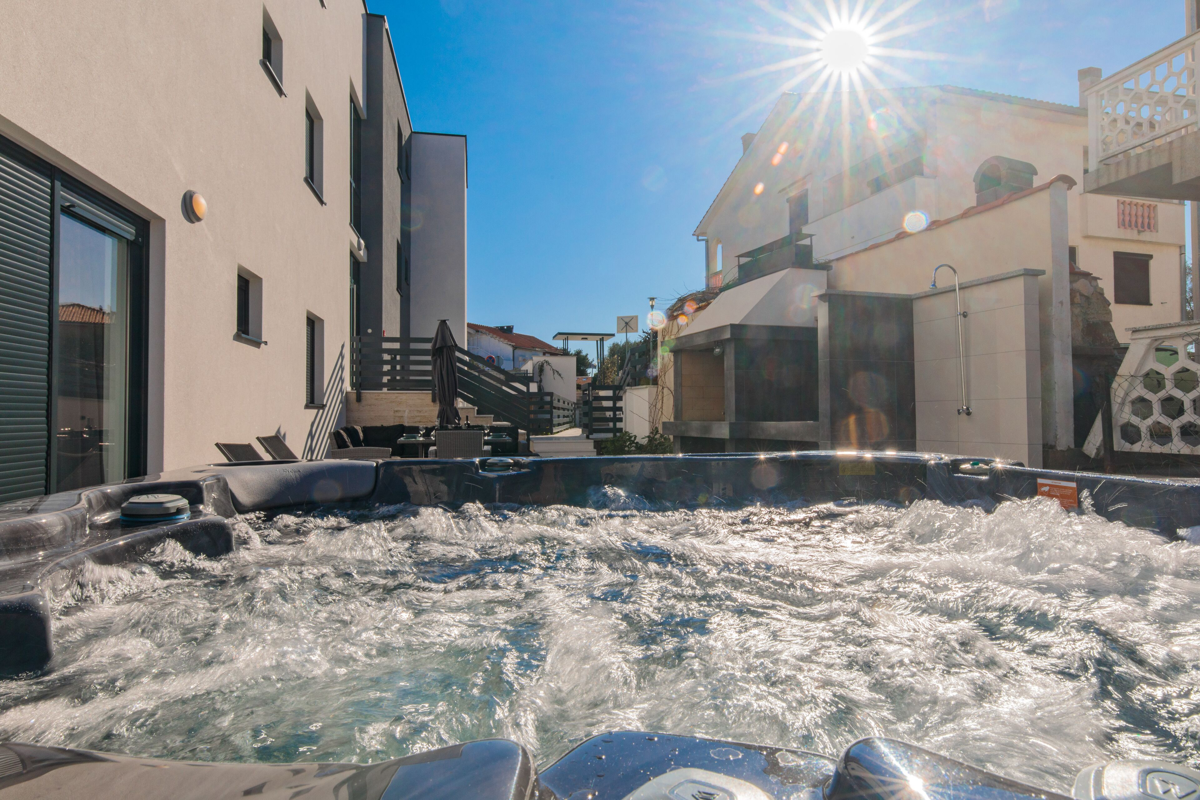 Bain à remous extérieur