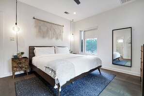 3 sovrum, skrivbord, strykjärn/strykbräda och gratis wi-fi