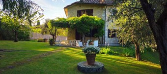 Beautiful private villa for 7 people with WIFI, private pool, TV and veranda