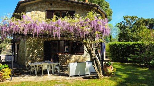 Stunning private villa for 7 people with private pool, WIFI, TV and veranda