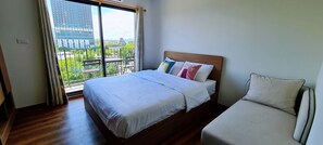 1 bedroom, desk, free WiFi, bed sheets