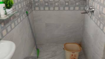 Towels, soap, shampoo, toilet paper
