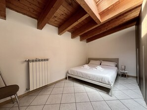 2 chambres, fer et planche Ă repasser, Wi-Fi, draps fournis