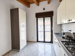 Coffee/tea maker, fridge, oven, stovetop - Big Skyview Goldoni [Duomo-M4 Lin Airport] (Milan)