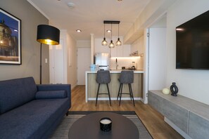 テレビ、書斎 / ワークスペース