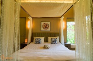 1 bedroom, premium bedding, soundproofing, bed sheets